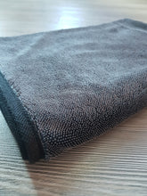 Load image into Gallery viewer, MadDetailer Premium Sucker Pro Twisted Microfiber Drying Towel 70x90cm